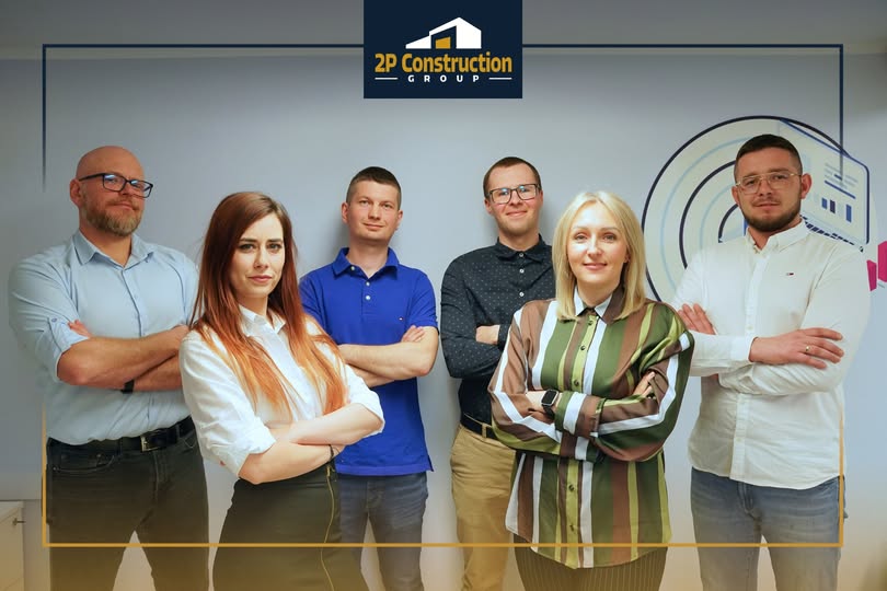 Zespół 2P Budownictwo - pracownicy biurowi oraz prezesi Piotr Leszek i Patryk Ruciński